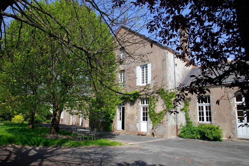 La Bonne Ecole Bed and Breakfast Les Landes-Genusson Buitenkant foto